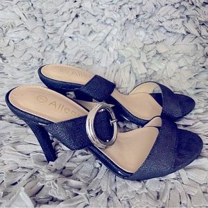 Brand new. Never worn them